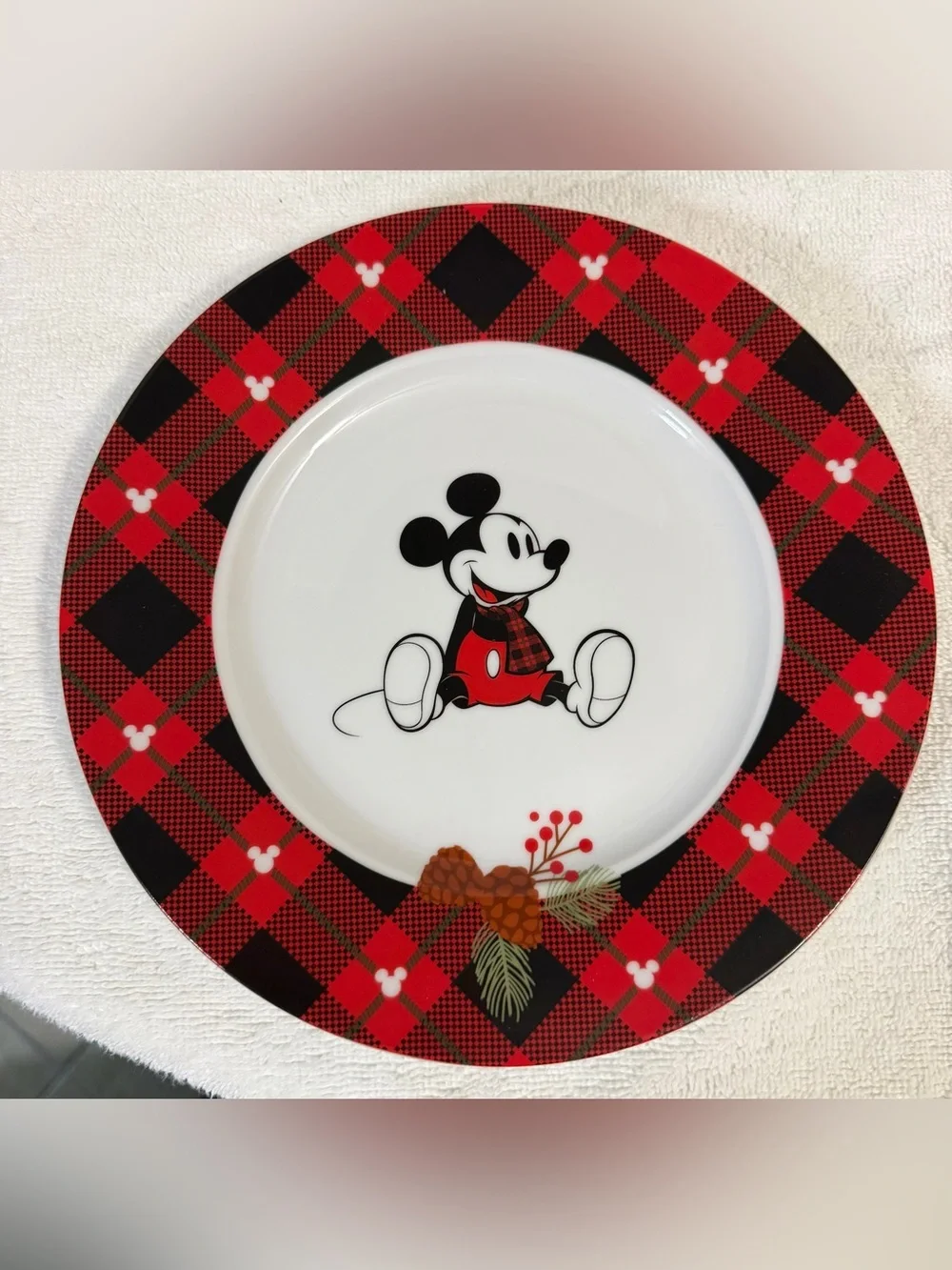 Disney Mickey Minnie Christmas Plaid Appetizer Plates Set 4 Ceramic NWT Zrike
